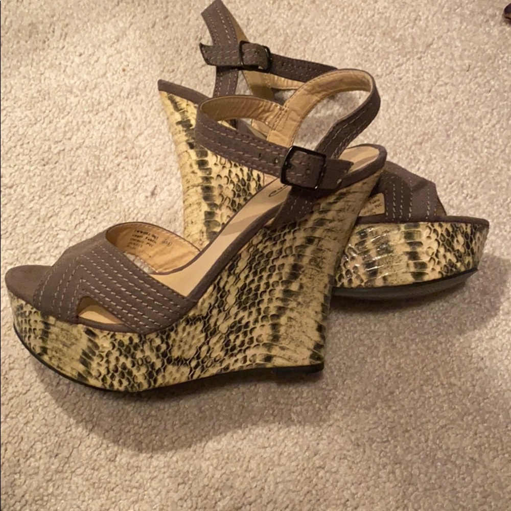 Womens shoes